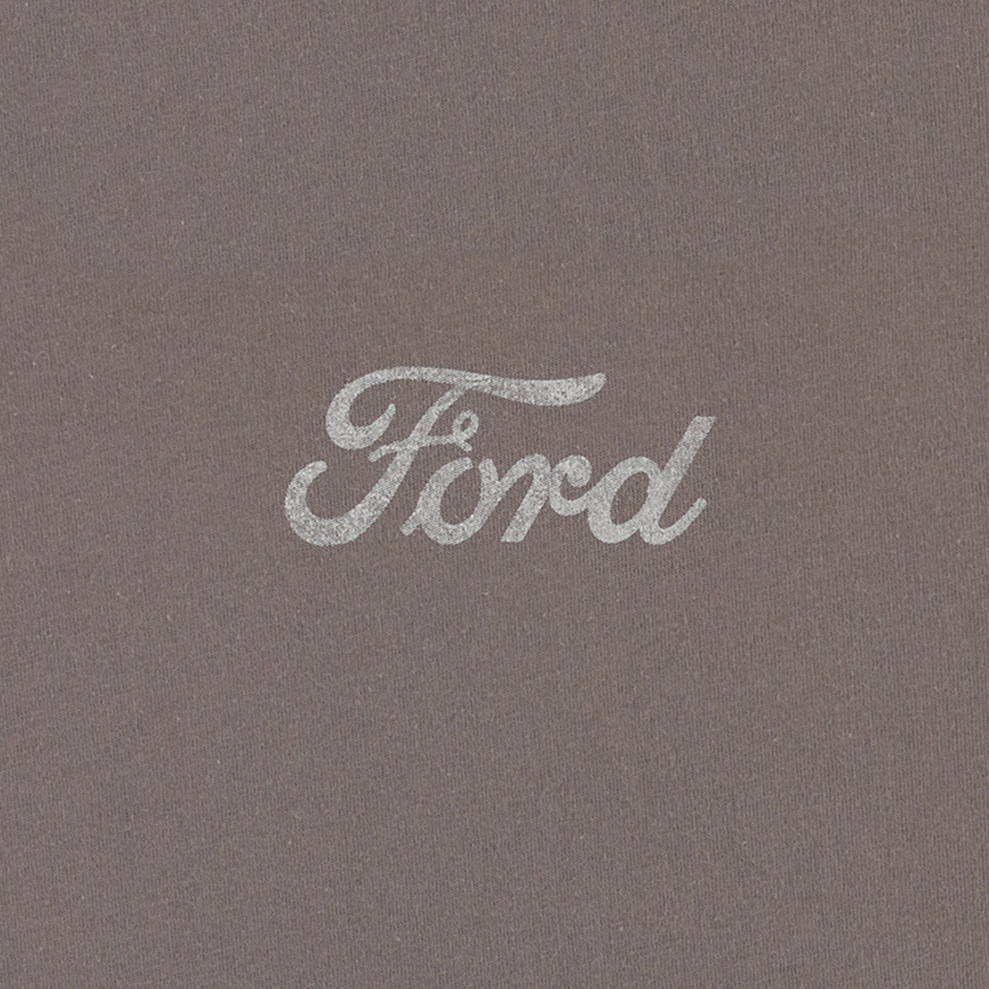 FRONT GRAPHIC CLOSE-UP